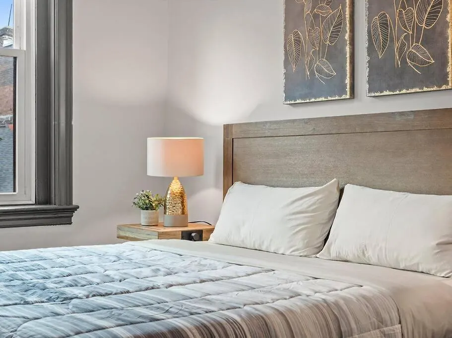 Luxury And Stylish 2Bedroom Apartment On Carson, South Flats, Питтсбург