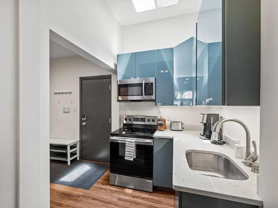 Luxury And Stylish 2Bedroom Apartment On Carson, South Flats, Питтсбург