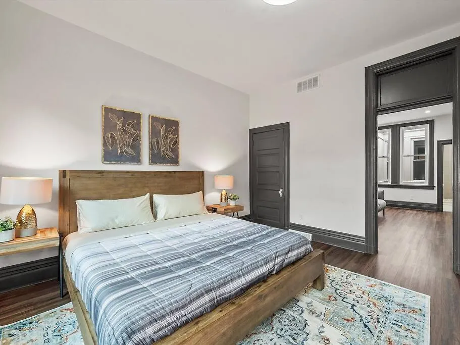 Luxury And Stylish 2Bedroom Apartment On Carson, South Flats, Питтсбург