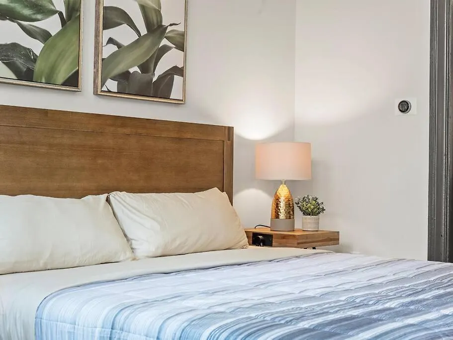 Luxury And Stylish 2Bedroom Apartment On Carson, South Flats, Питтсбург США
