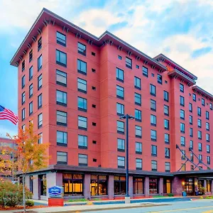 3* מלון Hampton & Downtown